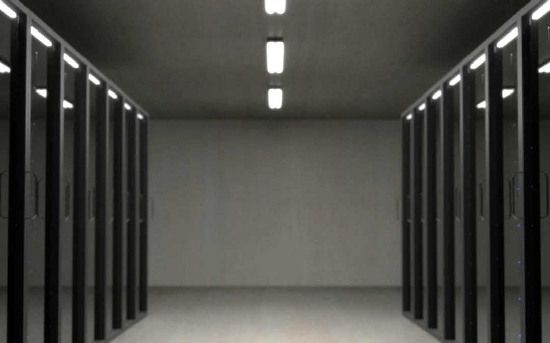 Qual è la differenza tra mainframe e server?